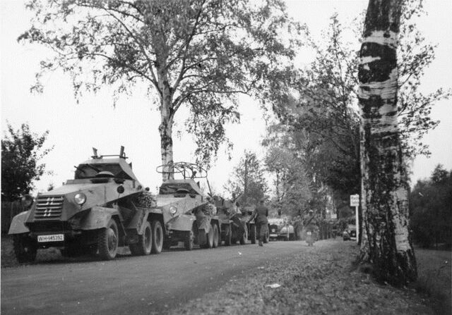File:Panzerspähwagen crossing German-Czech border October 1, 1938.jpg