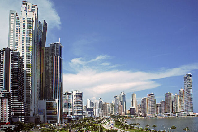File:LakamhaSkyline.jpg
