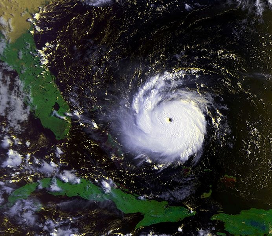 File:Hurricane Danielle, 1992.png