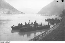 Bundesarchiv Bild 102-12181, Österreich, Pioniere beim Brückenbau