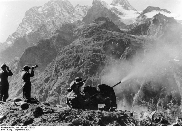 File:Bundesarchiv Bild 146-1970-033-04, Russland, Kaukasus, Gebirgsjäger.jpg