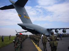 Kenyan Soldiers transport with USAF C-17