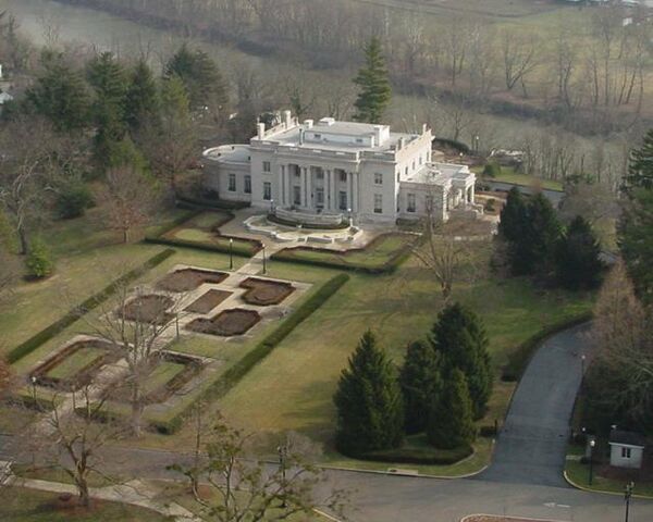 File:Lake House.jpg
