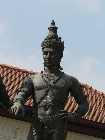 File:Suryavarmanstatue.jpg