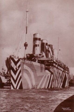 File:RMS Olympic in WWI dazzle paint.jpg