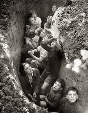Battle-of-britain-children-in-an-english-bomb-shelter-england-1940-41
