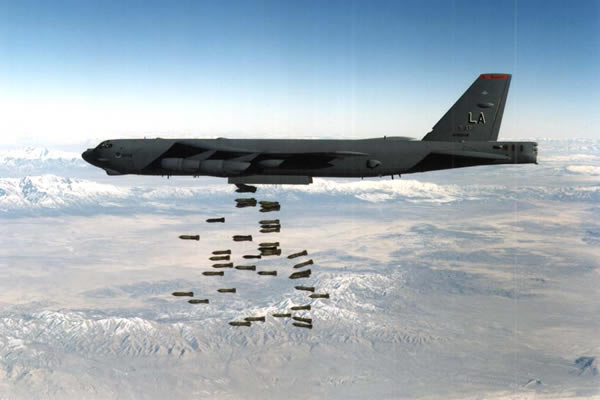 File:Bombers b52 0008.jpg
