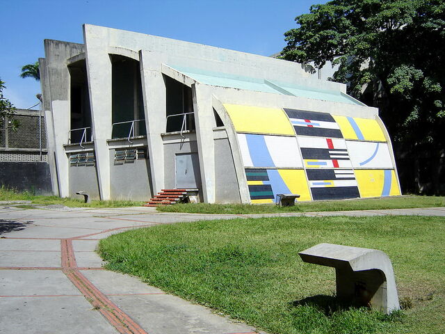 File:Ucv mem 90.jpg