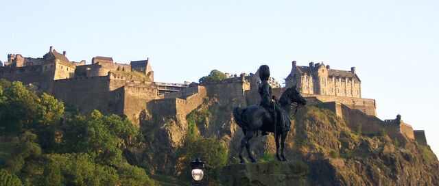File:Edinburgh Castle.jpg