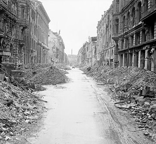 File:Berlin 1945.jpg