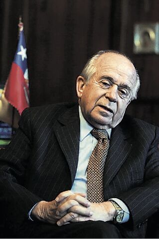 File:Andres Zaldivar L.jpg