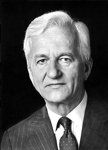 File:434px-Bundesarchiv Bild 146-1991-039-11, Richard v. Weizsäcker.jpg