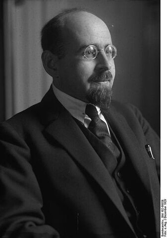 File:MischaKomarov.jpg