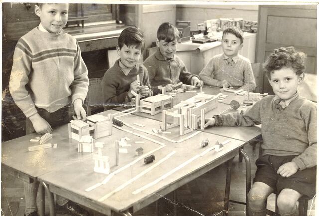 File:WIMBOLDSLEY 1950s PLAYING-1-.jpg