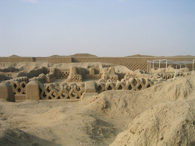 File:Chanchan fishnet ruins.jpg