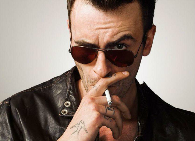 File:Preacher season 1 - Cassidy smoking.png