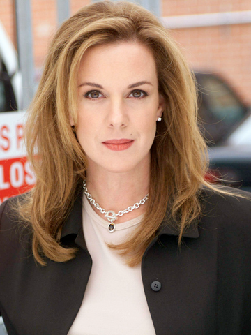 File:Elizabeth Perkins.png