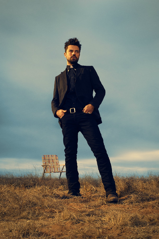 File:Preacher season 1 - Jesse Custer on a field.png