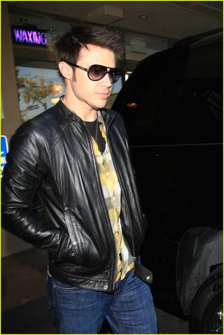 File:Kris-allen-adam-lambert-larry-king-live-03.jpg