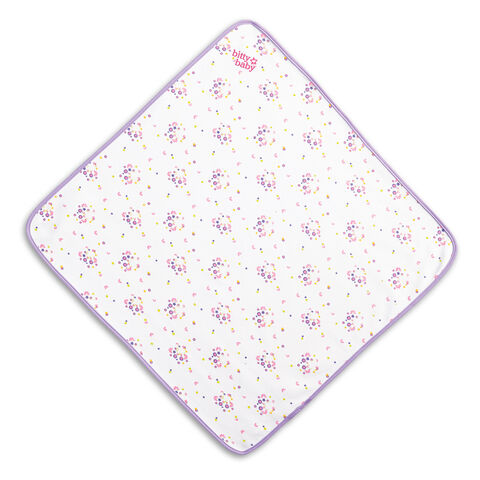 File:WhiteFloralBlanket.jpg