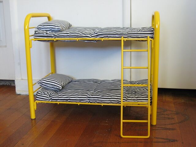 File:YellowBunkBed.jpg