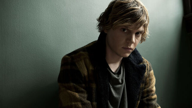 Archivo:Tate Langdon.jpg