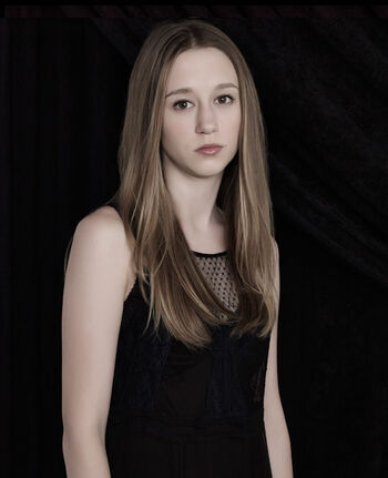 Zoe Benson | American Horror Story Wiki | FANDOM powered ...