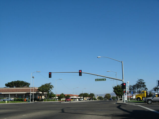File:Ca-135 nb broadway 07.jpg