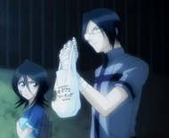 Uryu comes to Rukia's aid