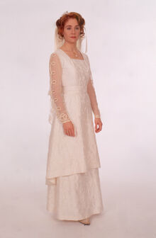 2000AnneWeddingDress
