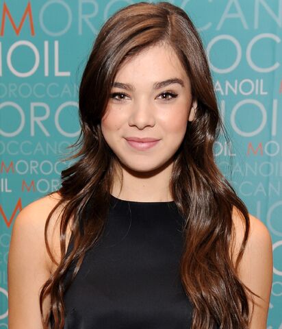 File:HaileeSteinfeld.jpg