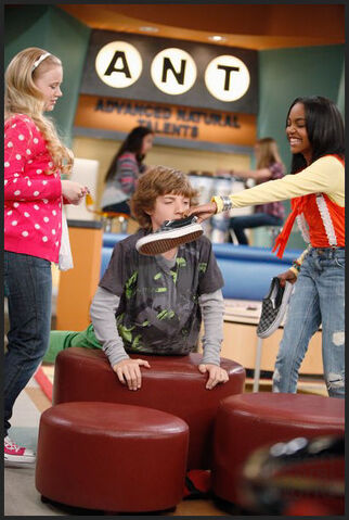 File:Ant-farm-the-replacemant-stills-4.jpg