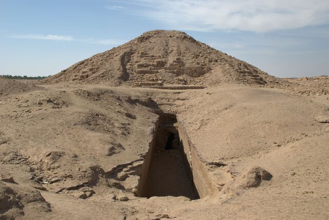 Файл:Al-Kurru,main pyramid.jpg