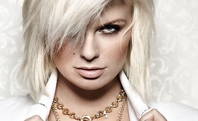 File:CariDee1.jpg