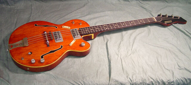 File:Gretsch 6073.jpg