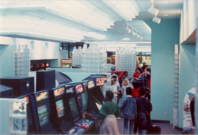 File:Galleriatilt.jpg