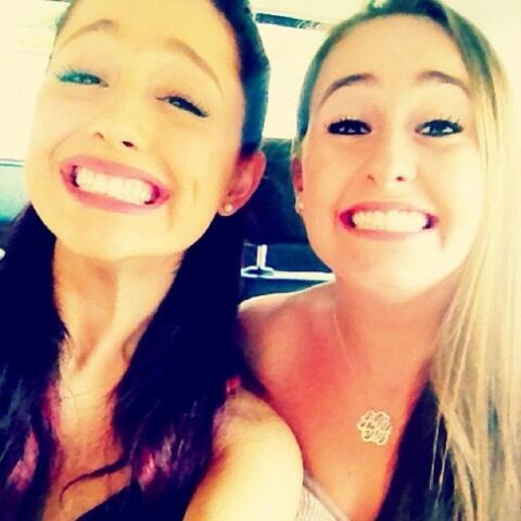 File:Alexa&ariana06.jpg