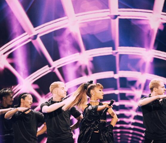 File:Ariana2016GreatestHits3.jpg