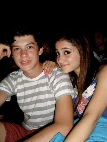 File:Graham+ariana7.jpg