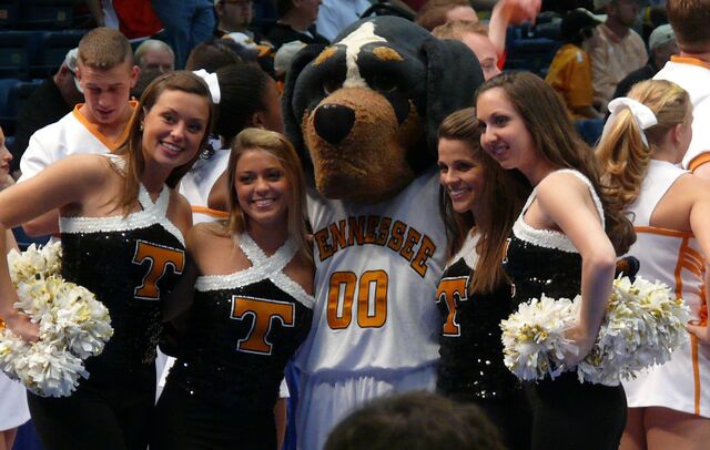 File:Voldanceteam.jpg