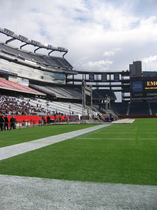 File:Gillette Stadium-1195777259-653.jpg