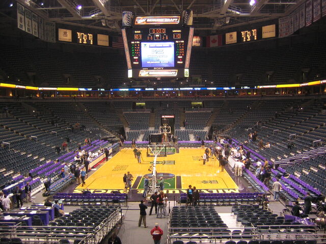 File:Bradley Center-1196093840-366.jpg