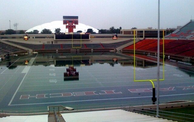File:Texas-tech-stad.jpg