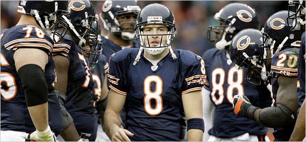 File:RexGrossmanhuddle.jpg