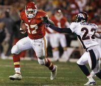BRONCOS CHIEFS FOOTBALL MOO9 t600