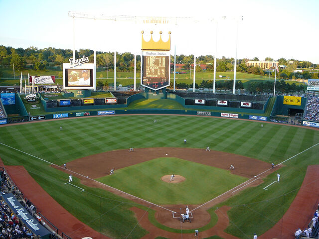 File:Kauffman Stadium-1195669769-998.jpg