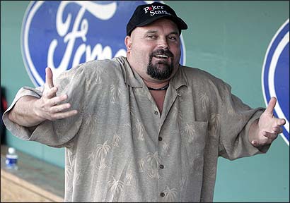 File:David Wells Shrug.jpg