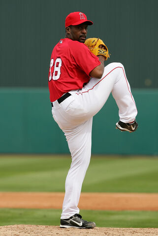 File:Darren Oliver.jpg