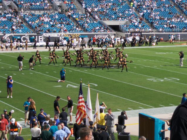 File:ALLTEL Stadium-1195769111-319.jpg