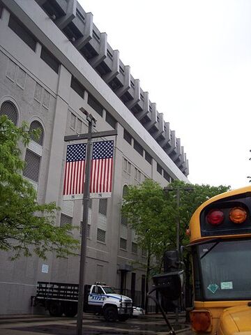 File:1190739507 450px-StadiumWall.jpg
